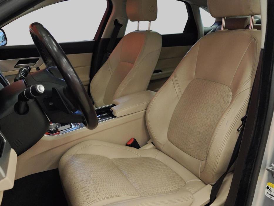 JAGUAR XF 2016