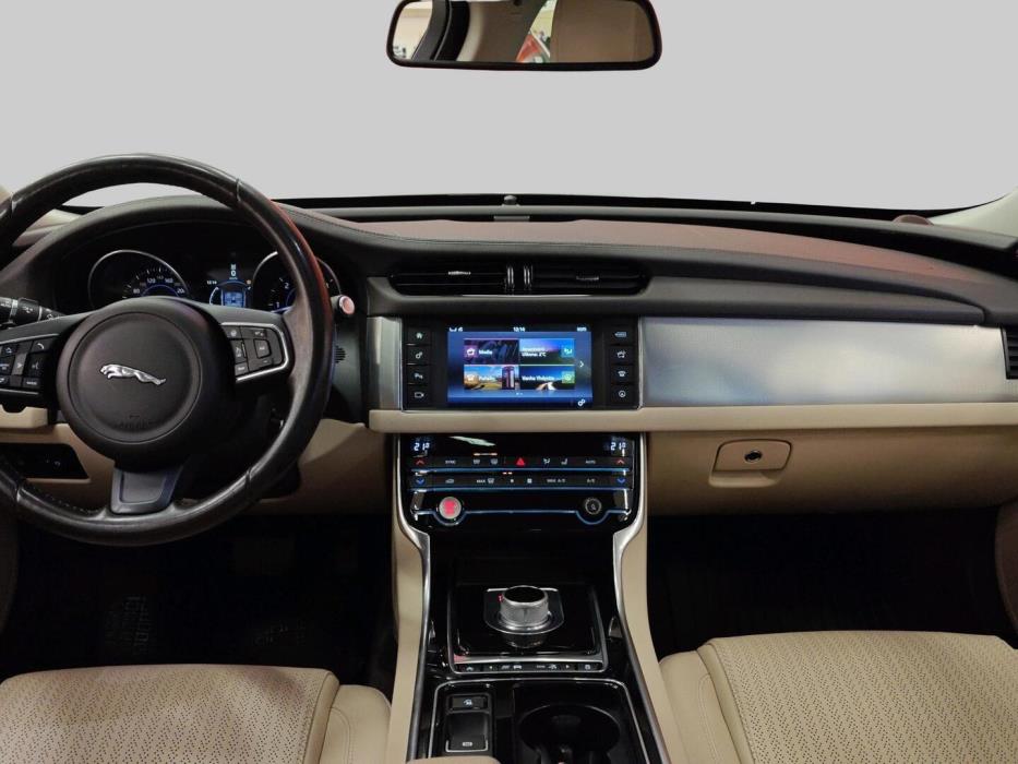 JAGUAR XF 2016