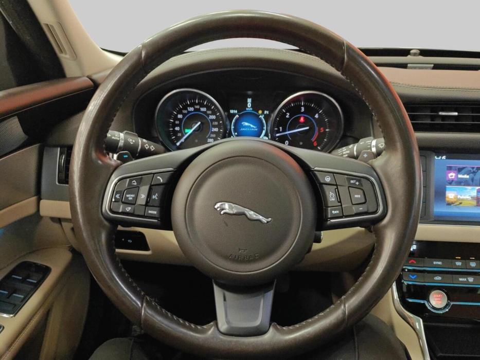 JAGUAR XF 2016
