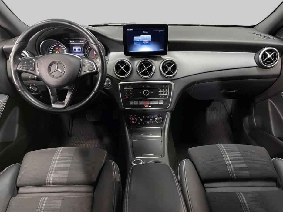 MERCEDES-BENZ CLA 2019