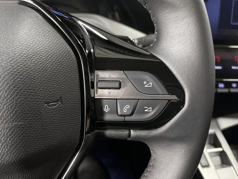 PEUGEOT 408 2025
