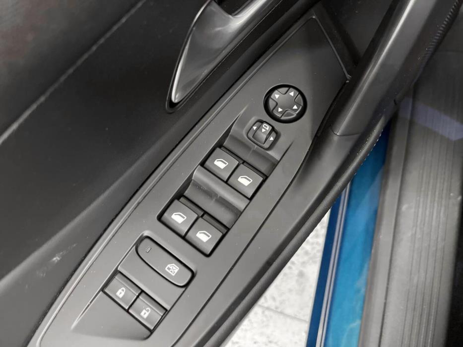 PEUGEOT 408 2025