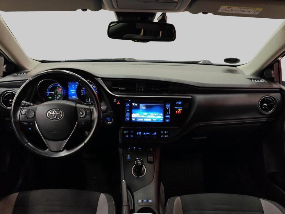 TOYOTA AURIS 2017