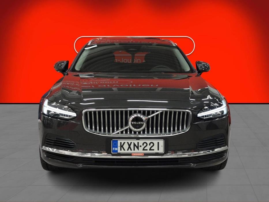 VOLVO V90 2025