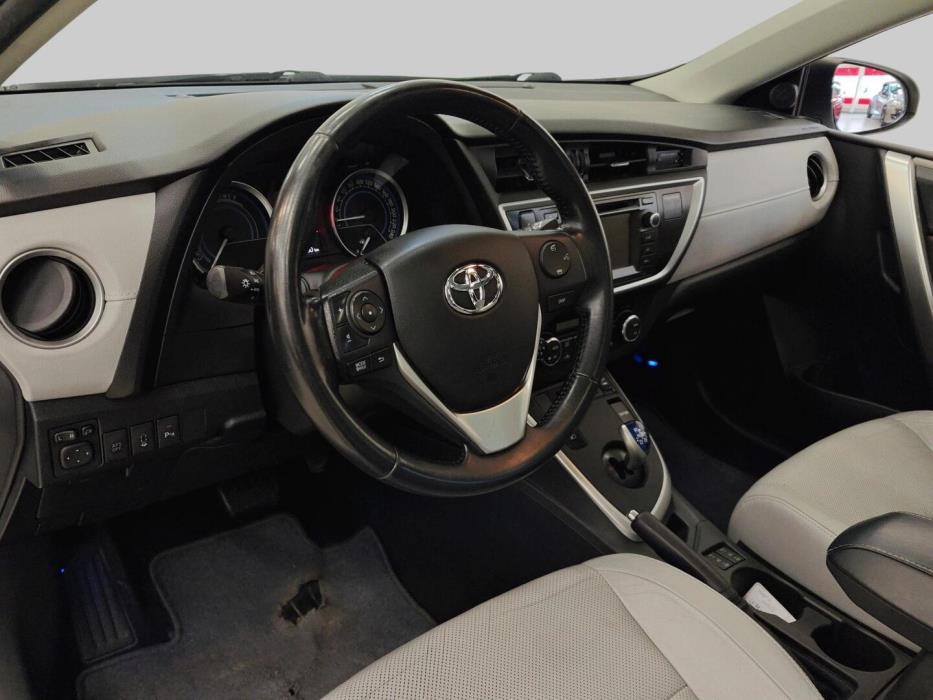 TOYOTA Auris 2013