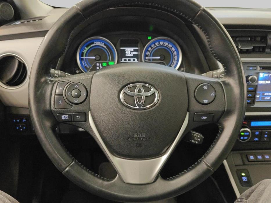 TOYOTA Auris 2013