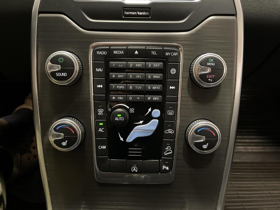 VOLVO XC70 2016