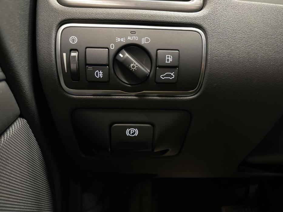 VOLVO XC70 2016