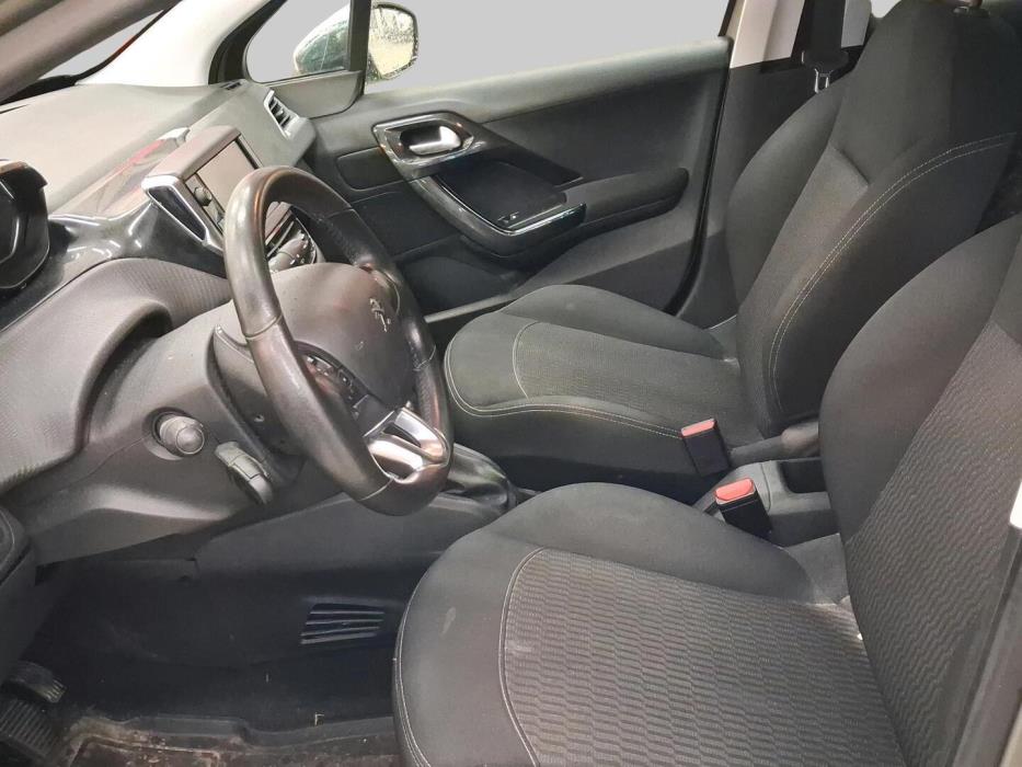 PEUGEOT 208 2017