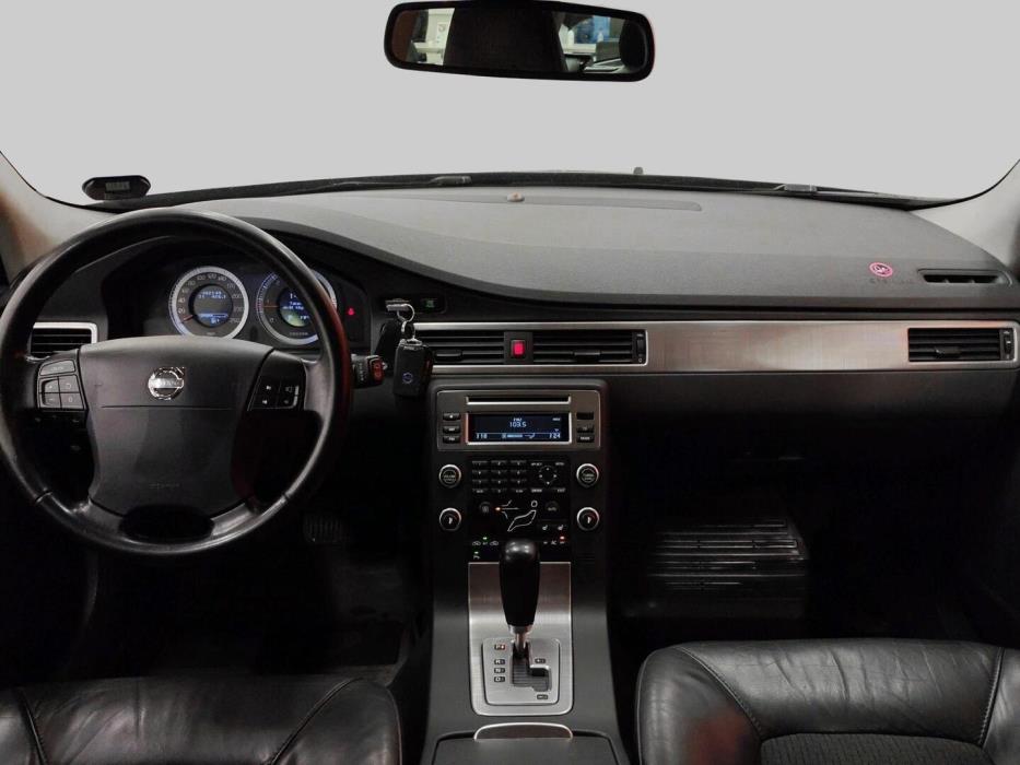 VOLVO V70 2009
