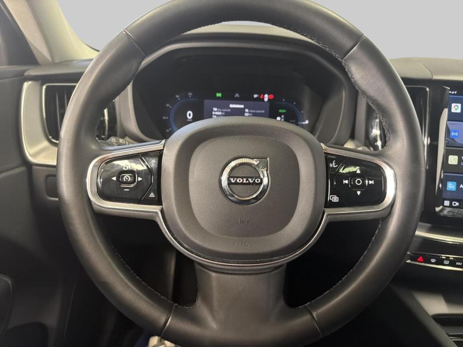 VOLVO XC60 2022