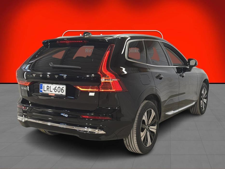 VOLVO XC60 2022
