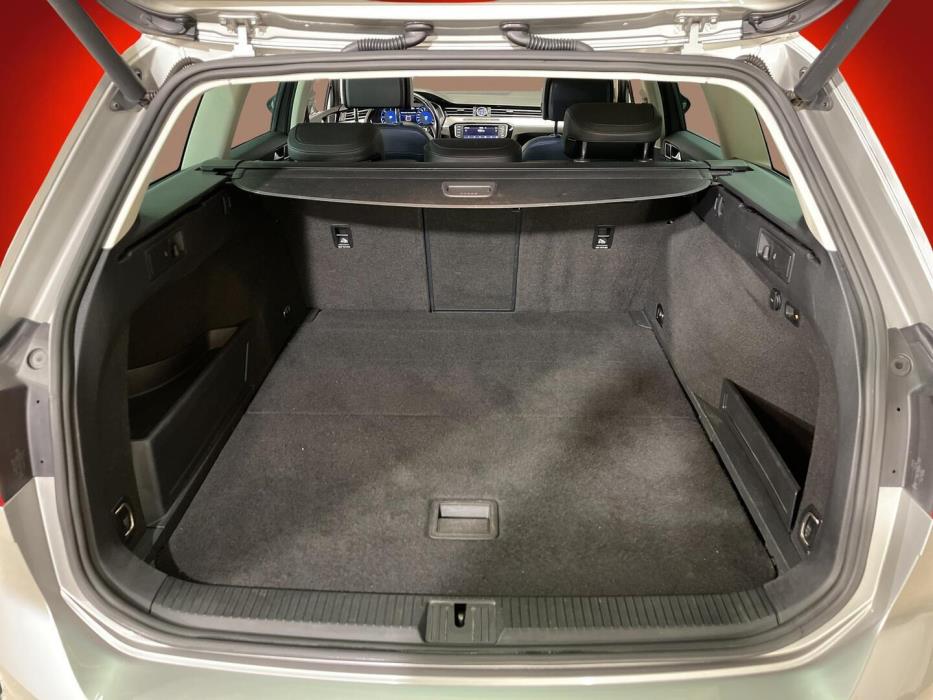 VOLKSWAGEN Passat 2014