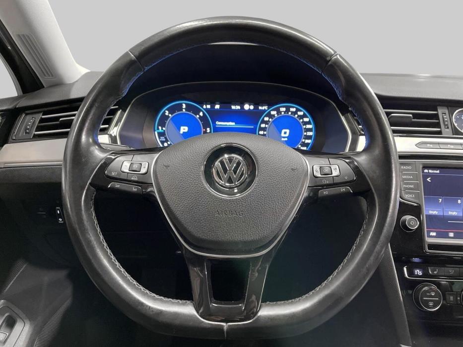 VOLKSWAGEN Passat 2014