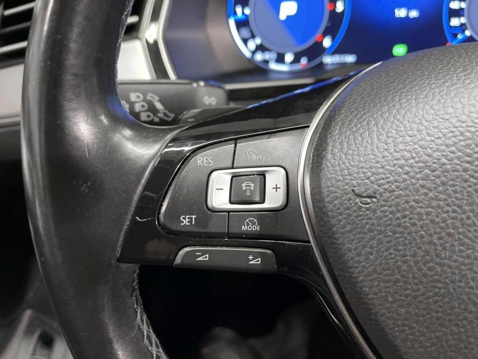 VOLKSWAGEN Passat 2014