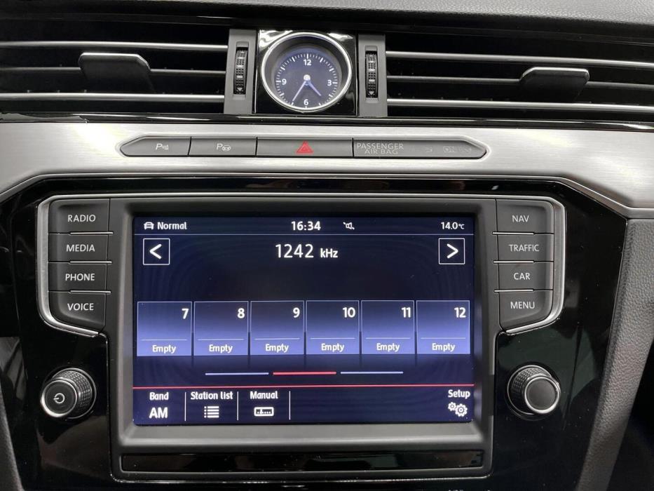 VOLKSWAGEN Passat 2014