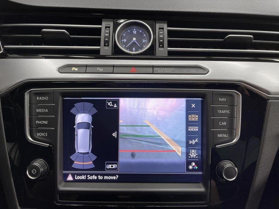 VOLKSWAGEN Passat 2014