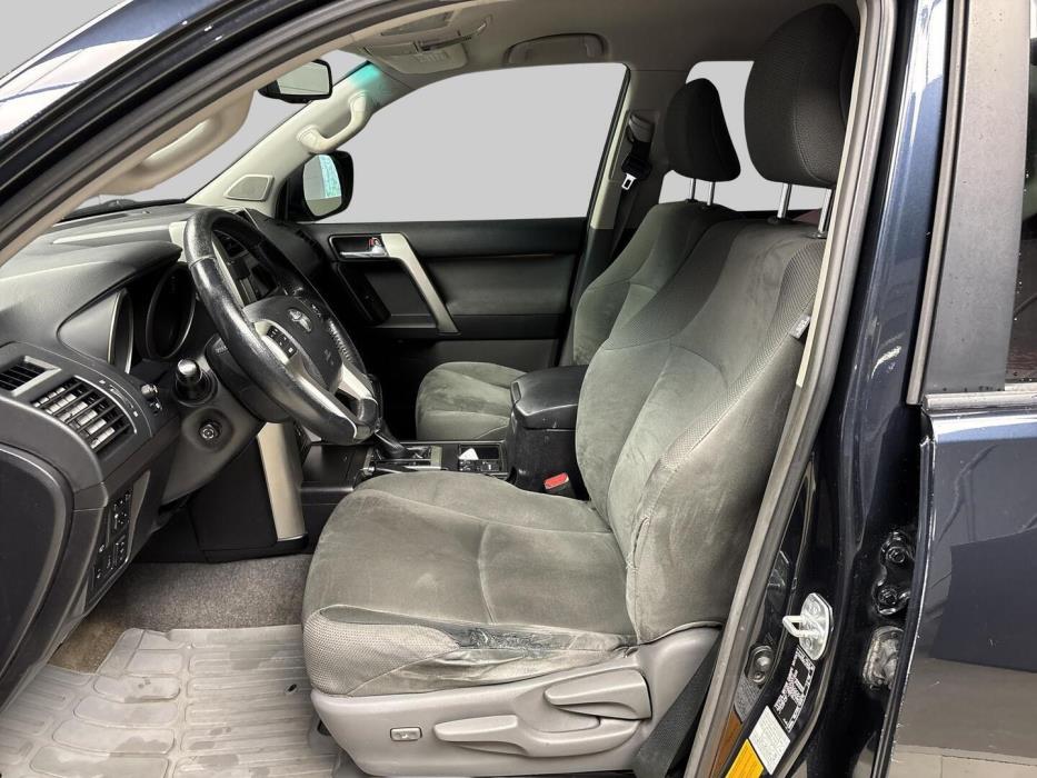 TOYOTA Land Cruiser 2010