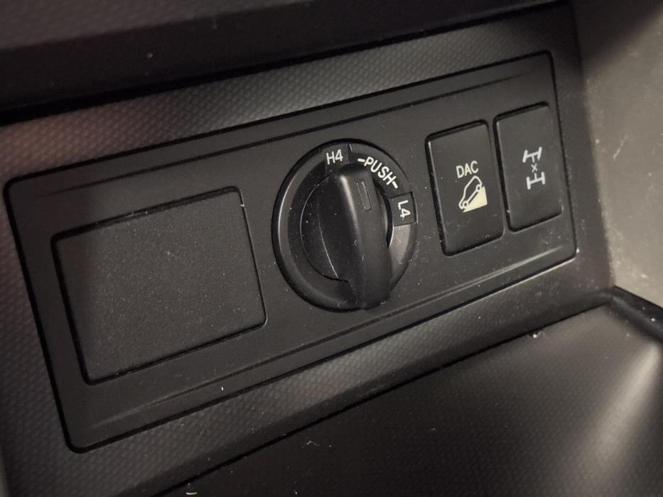 TOYOTA Land Cruiser 2010