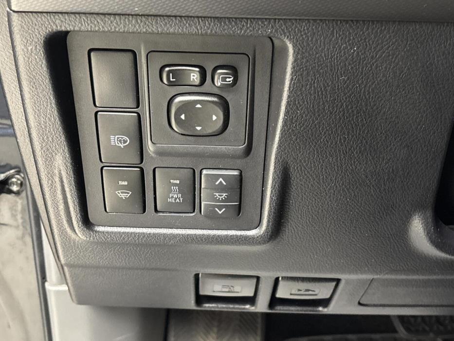 TOYOTA Land Cruiser 2010
