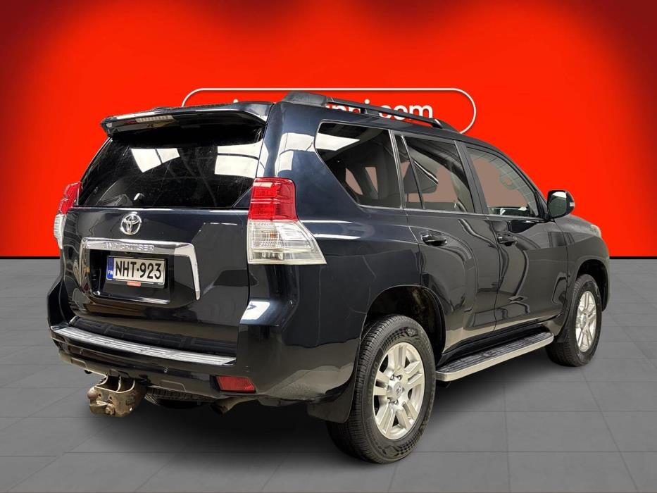TOYOTA Land Cruiser 2010