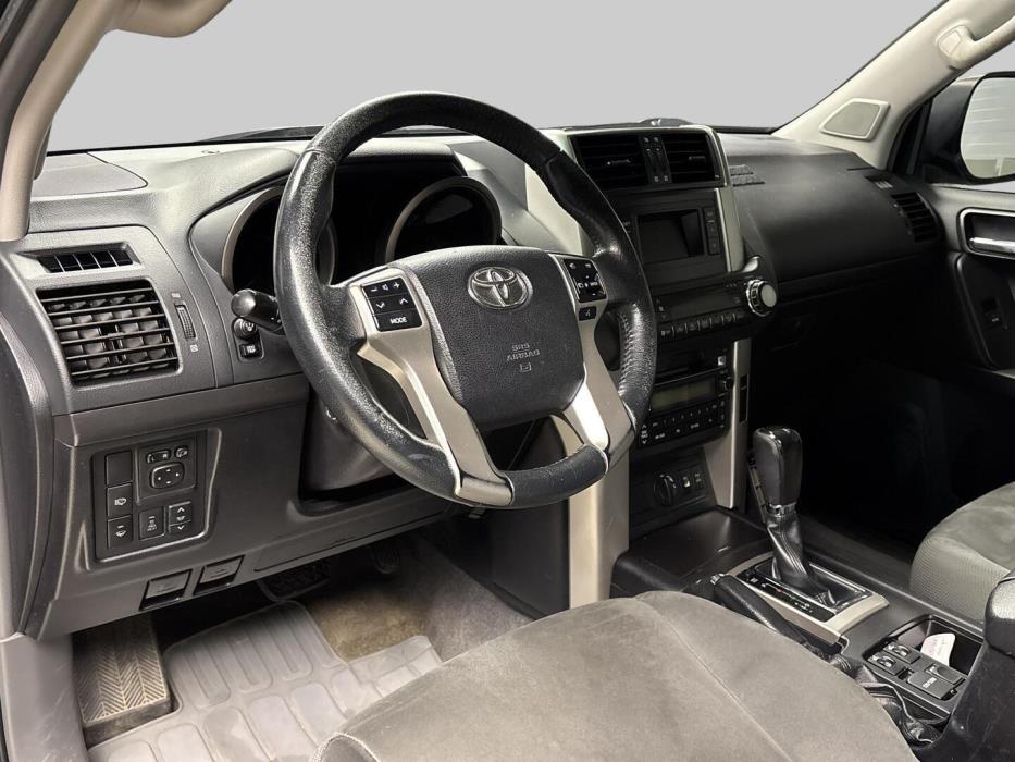 TOYOTA Land Cruiser 2010