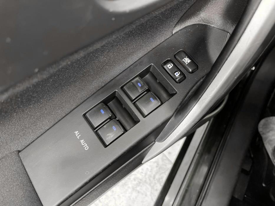 TOYOTA Auris 2014