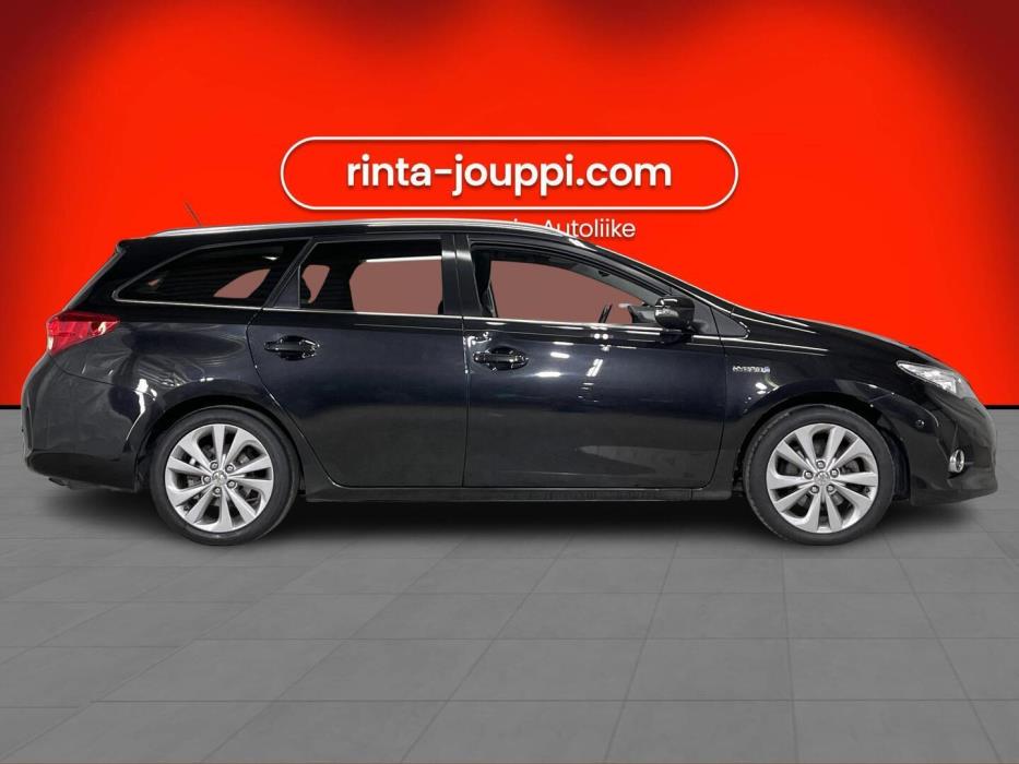 TOYOTA Auris 2014