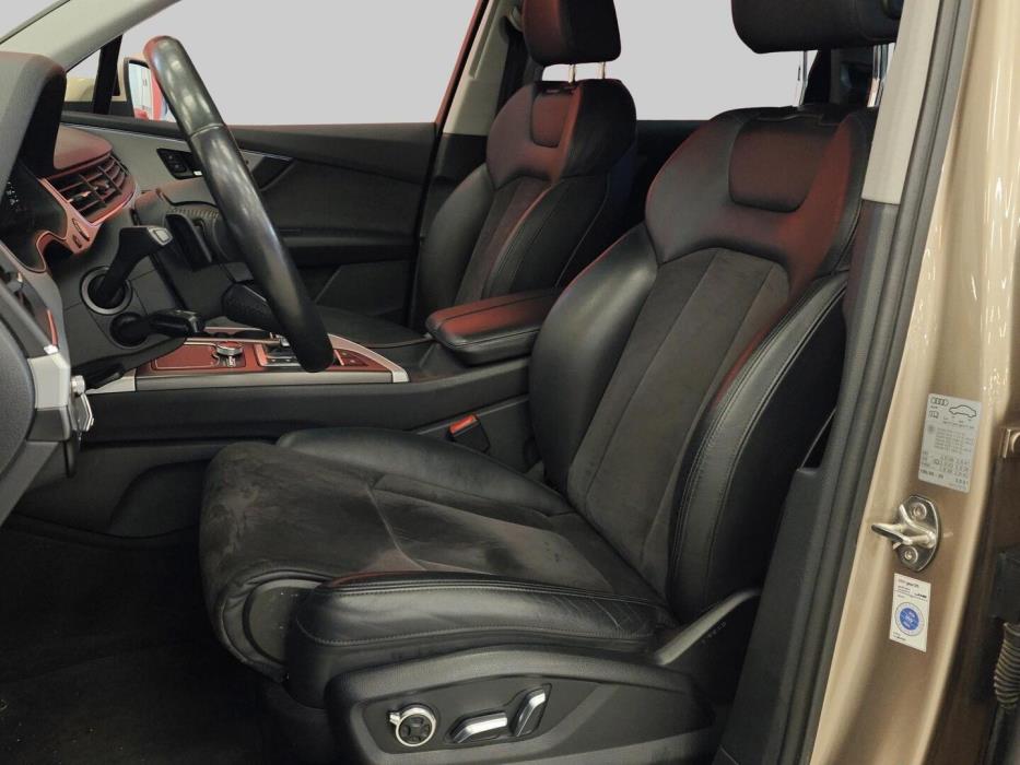 AUDI Q7 2018
