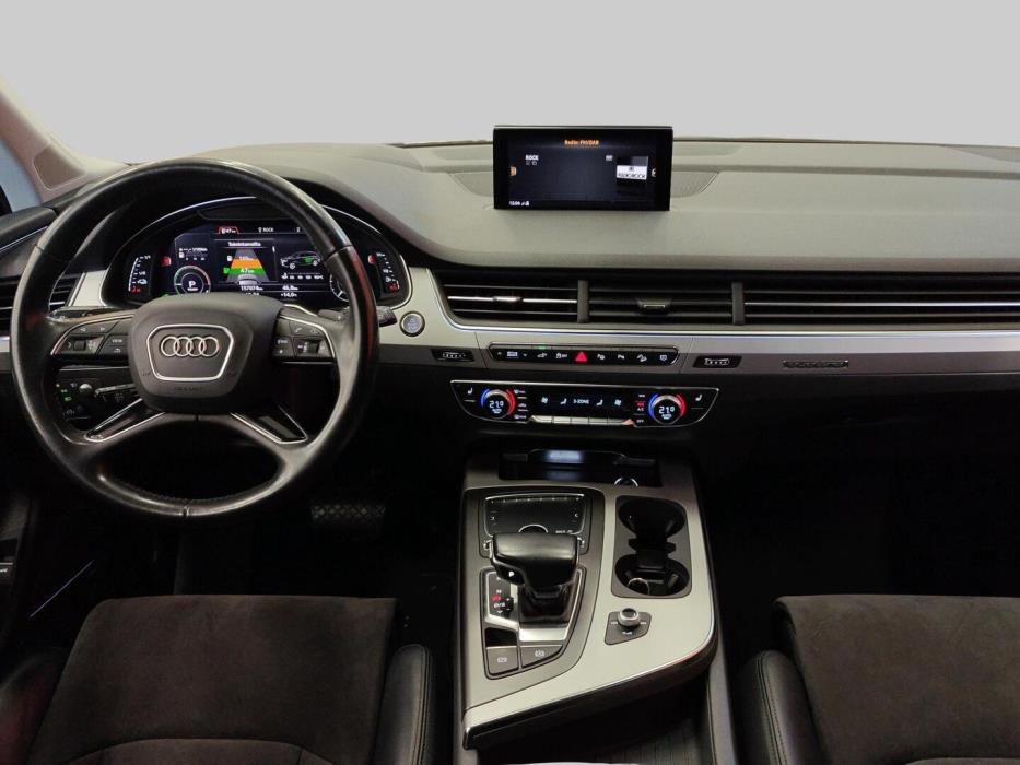 AUDI Q7 2018