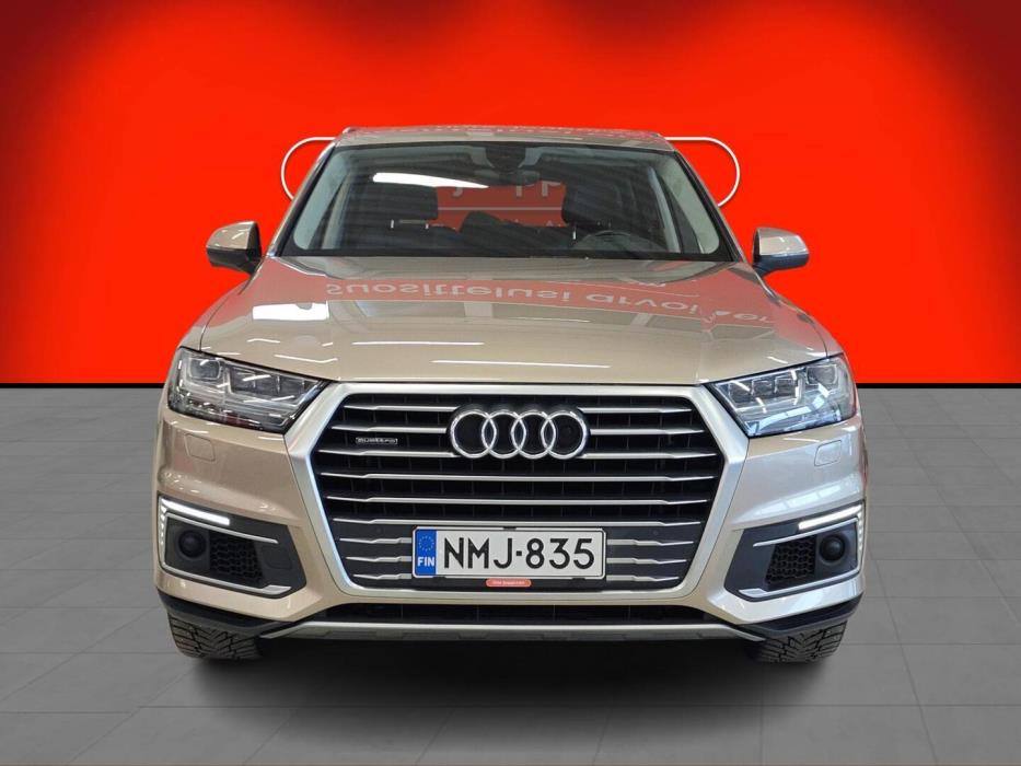 AUDI Q7 2018