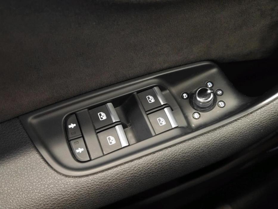 AUDI Q7 2018
