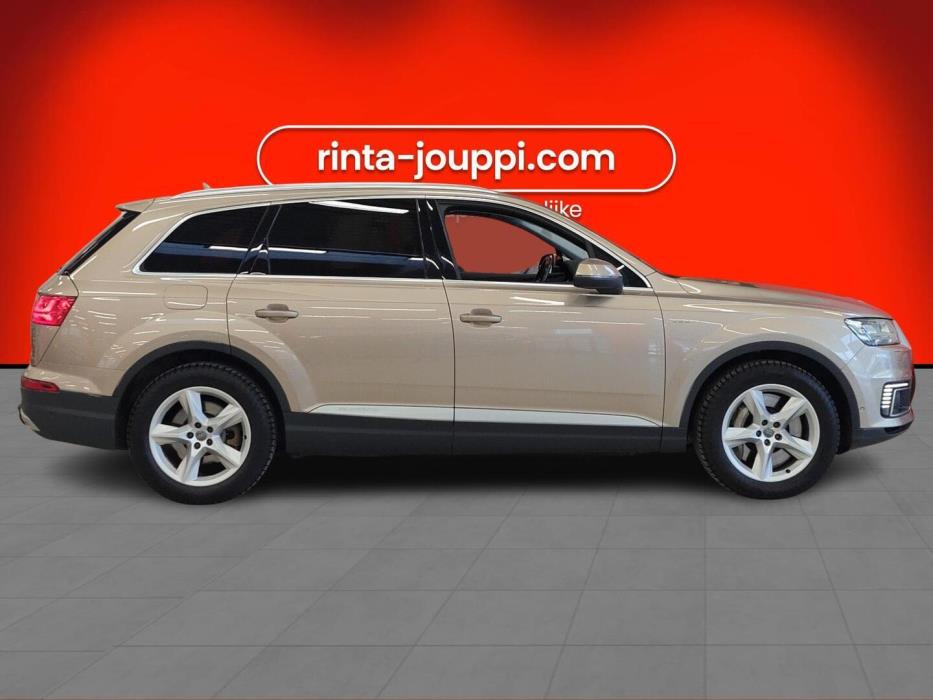 AUDI Q7 2018