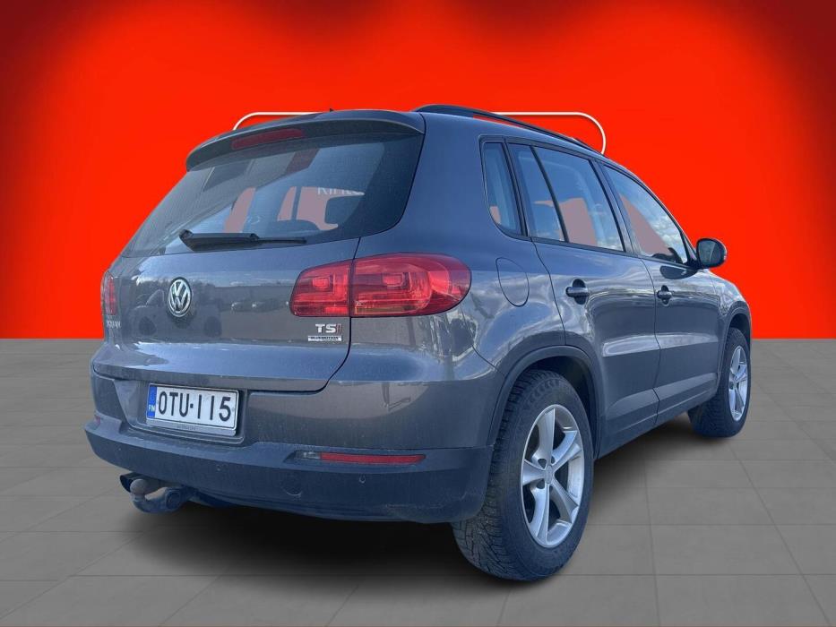 VOLKSWAGEN Tiguan 2012