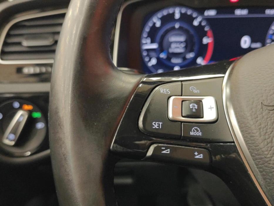 VOLKSWAGEN Golf 2018