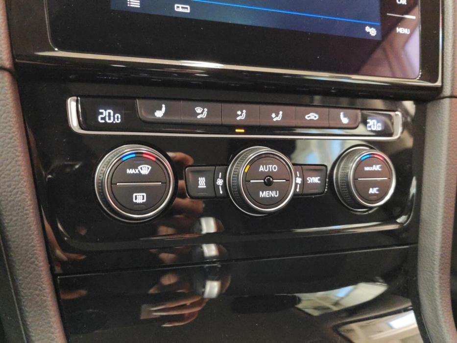 VOLKSWAGEN Golf 2018