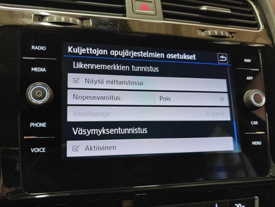 VOLKSWAGEN Golf 2018