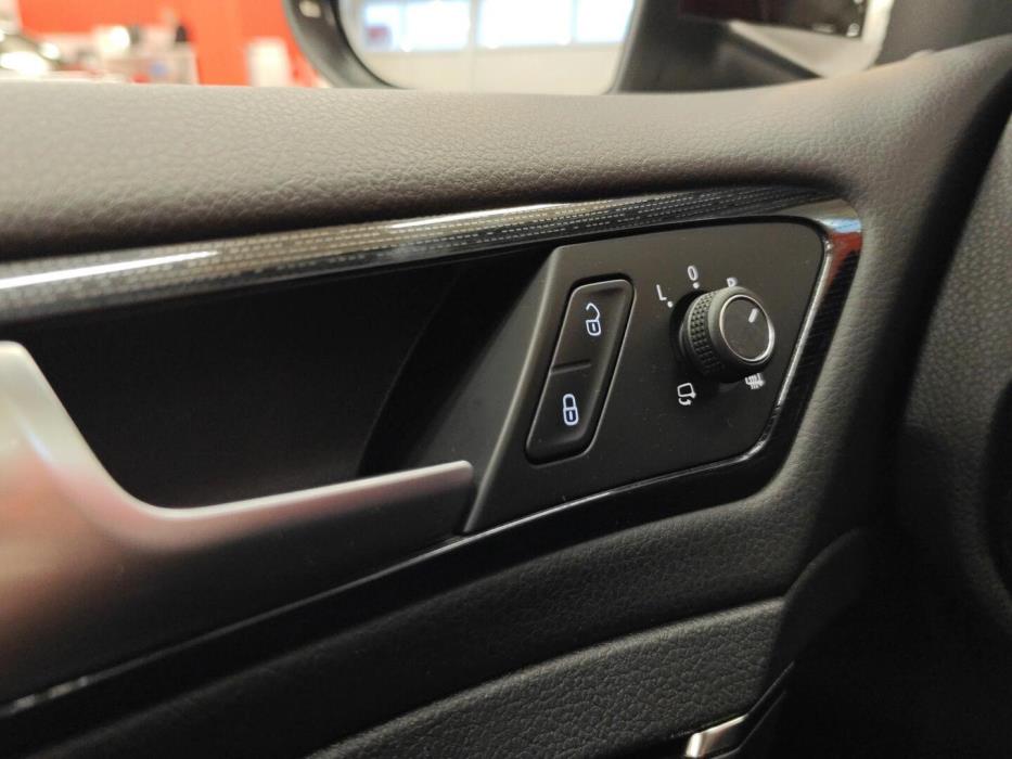 VOLKSWAGEN Golf 2018