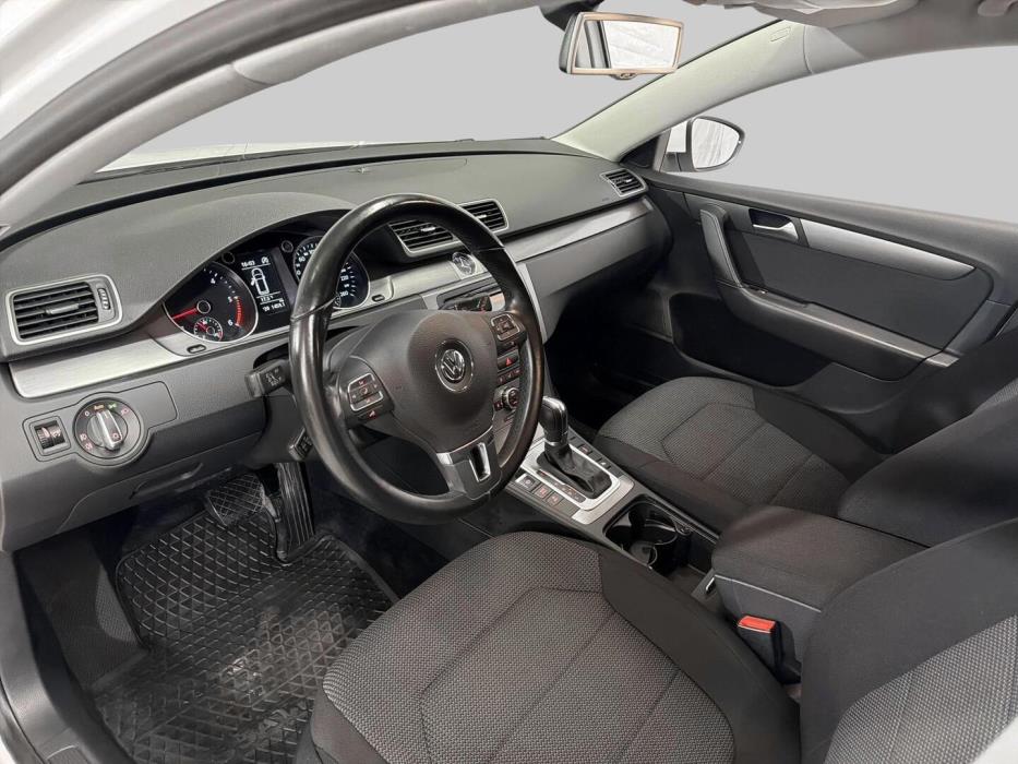 VOLKSWAGEN Passat 2014