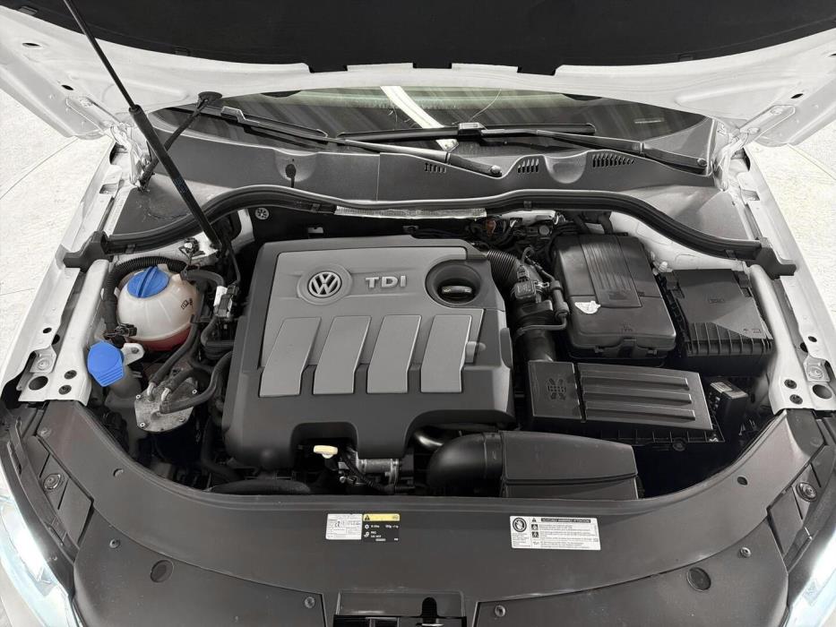 VOLKSWAGEN Passat 2014