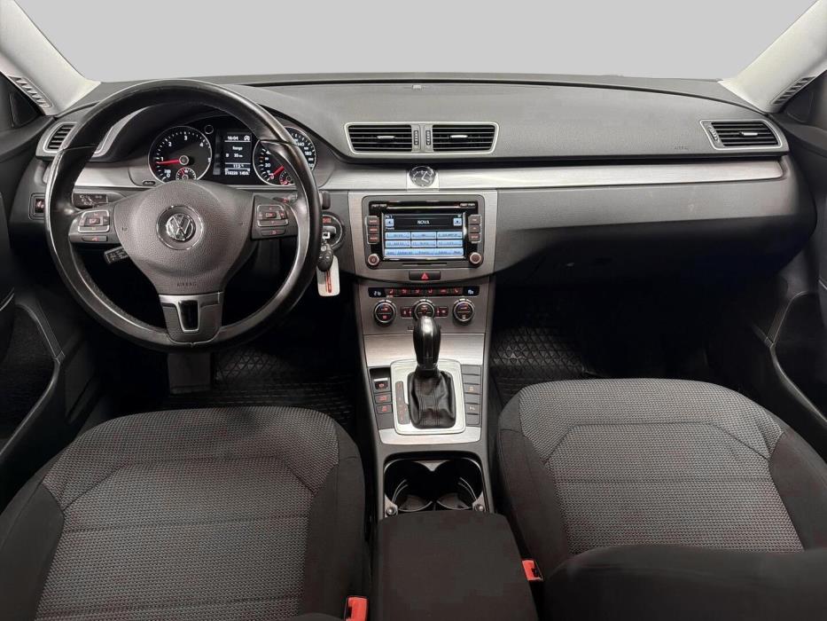 VOLKSWAGEN Passat 2014