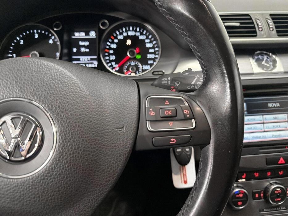 VOLKSWAGEN Passat 2014
