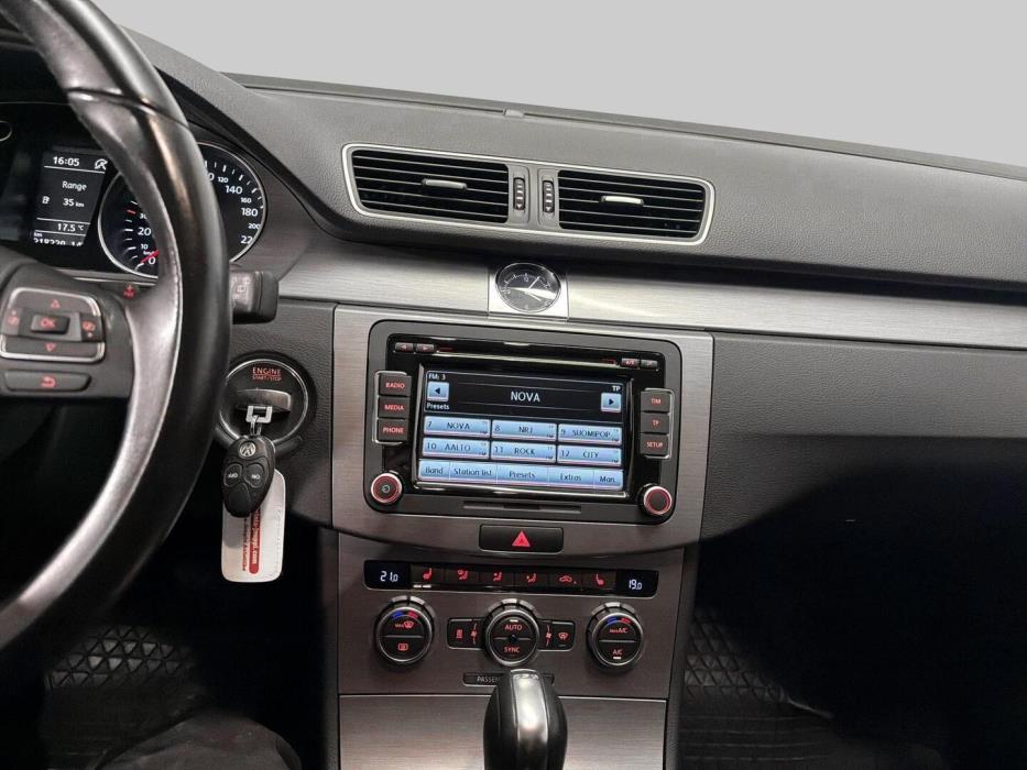 VOLKSWAGEN Passat 2014