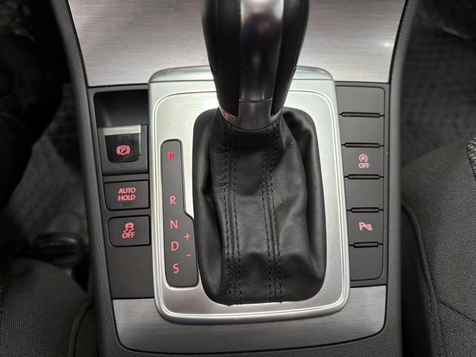 VOLKSWAGEN Passat 2014