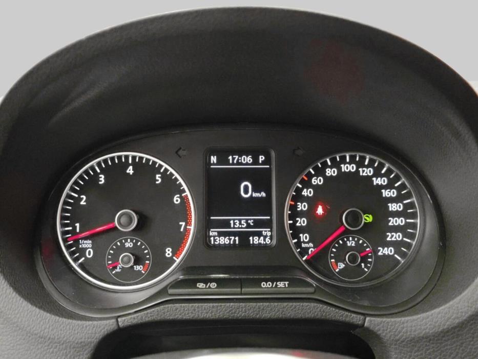 VOLKSWAGEN Polo 2013