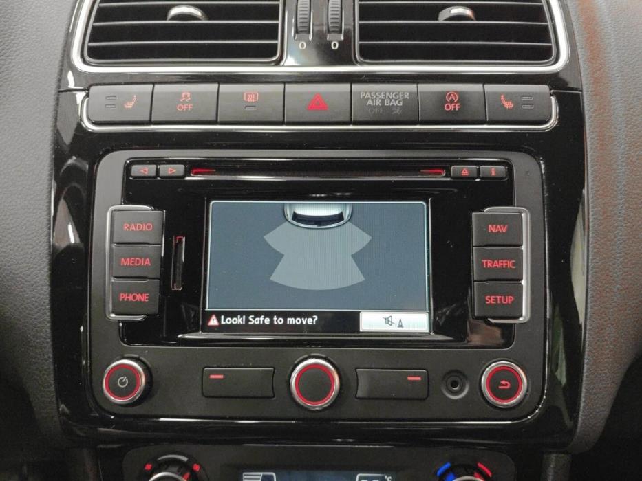 VOLKSWAGEN Polo 2013