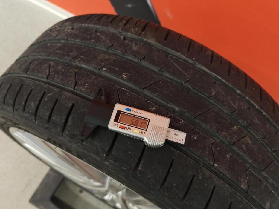 VOLKSWAGEN Polo 2013