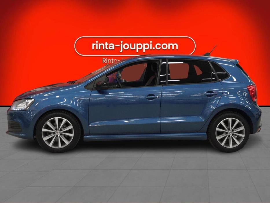 VOLKSWAGEN Polo 2013