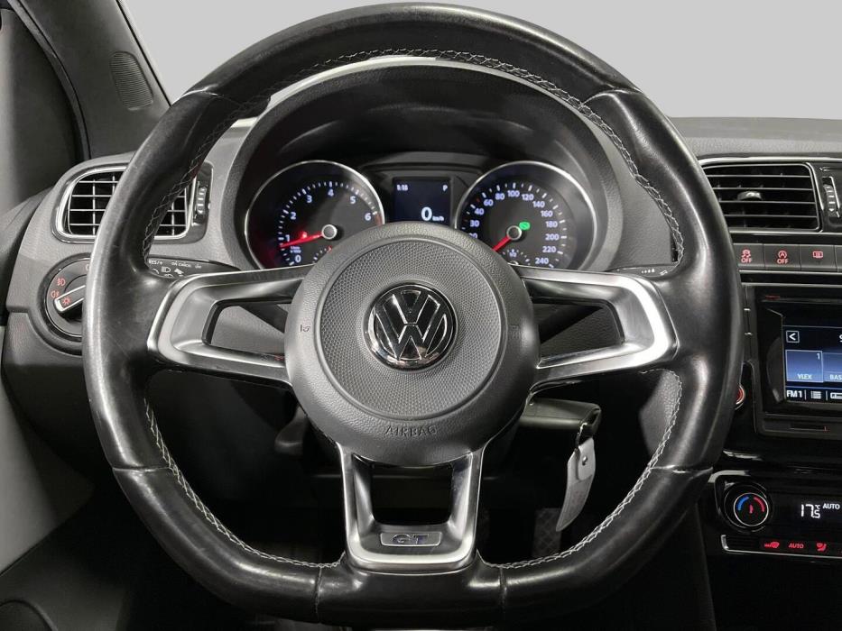VOLKSWAGEN Polo 2017