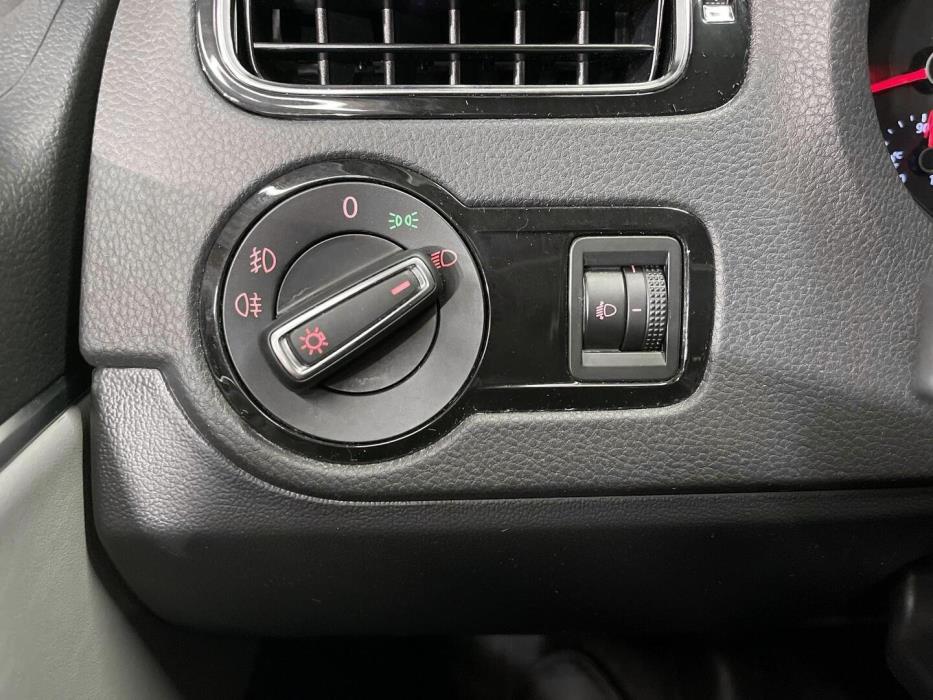 VOLKSWAGEN Polo 2017
